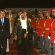 Wizyta Prezydenta RP w państwie Kuwejtu. Ceremonia powitania Prezydenta RP przez Premiera Kuwejtu Szejka Sabaha Al.-Ahmada Al.-Sabaha.