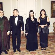 Wizyta Prezydenta Republiki Tunezji Zin El-Abidin Ben Aliego. Prezydent Aleksander Kwaśniewski z małżonką i Prezydent Zin El-Abidin Ben Ali z małżonką przed uroczystą kolacją.