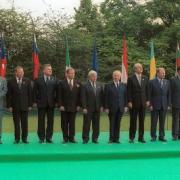 Udział Prezydenta RP Aleksandra Kwaśniewskiego w VIII Spotkaniu Prezydentów Państw Europy Środkowej - wspólna fotografia